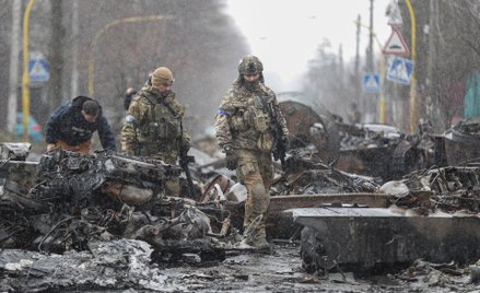 Ukraińscy żołnierze w Buczy
