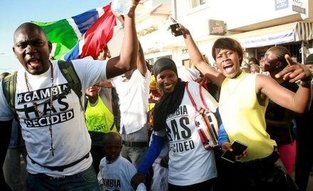 Zwolennicy nowego prezydenta wiwatowali na jego cześć na ulicach.