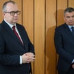 Minister sprawiedliwości Adam Bodnar (L) i I zastępca Prokuratora Generalnego Prokurator Krajowy Dar