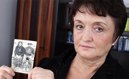 Walentyna Kamińska (ze zdjęciem dziadków wykonanym w latach 50. w Kazachstanie) zaprzecza stereotypo