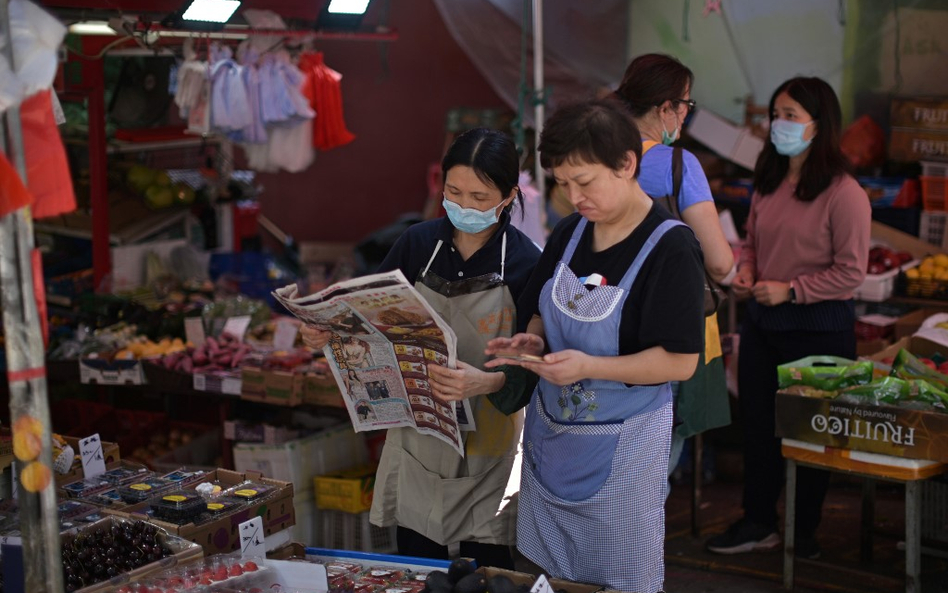 Hongkong zakazuje turystyki i myśli nad prohibicją w barach