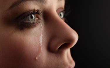 Wystarczy łza, ślina lub pot, by w warunkach domowych dokonać analizy poziomu glukozy czy hormonów. 