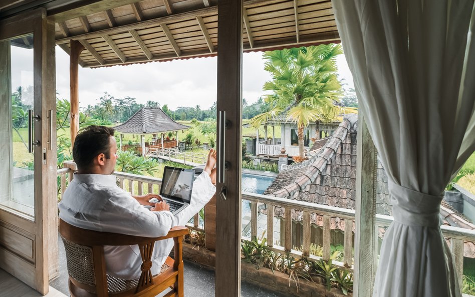 praca zdalna z zagranicy