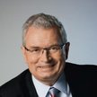 Szanajca – miłośnik starych aut gra w nieruchomościach