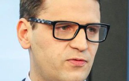 Niezrzeszony Mariusz Antoni Kamiński kończy kadencję biedniejszy o niemal 700 tys. zł