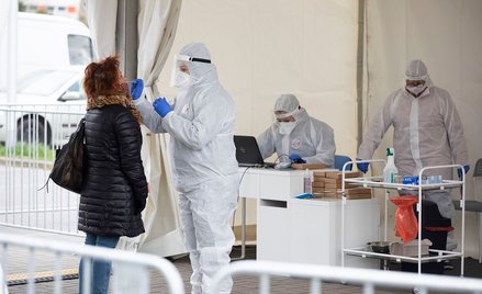 Ogromny wzrost zakażeń. Więcej niż 130 zgonów z powodu Covid-19