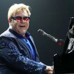 Po latach Elton John z dystansem patrzy na swój estradowy image