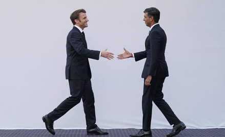 Emmanuel Macron i Rushi Sunak przed spotkaniem bilateralnym w czasie szczytu COP27 w listopadzie ub.