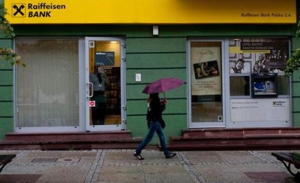 Austriacki Raiffeisen Bank International szuka nabywców na Raiffeisen Bank Polska – podały agencje R