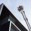 Strażacy podczas gaszenia pożaru w duńskim ministerstwie podatków