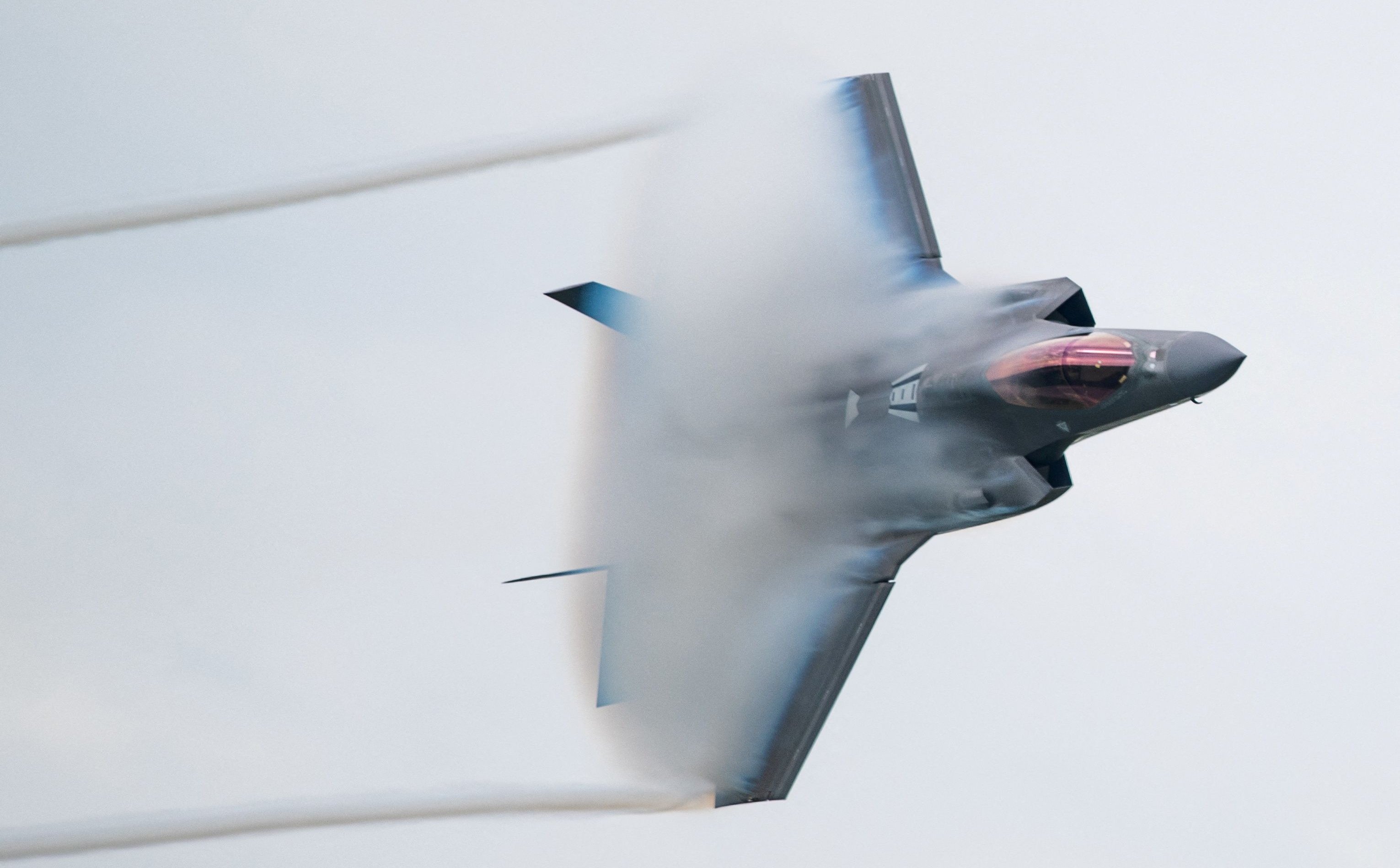 Donald Trump kieruje myśliwce piątej generacji do walki z kartelami narkotykowymi