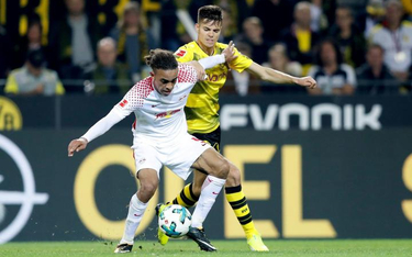 Borussia Dortmund – RB Lipsk. O piłkę walczą Yussuf Poulsen (RB, z lewej) oraz Julian Weigl.