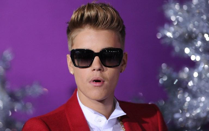 Utwory Justina Biebera do tej pory odsłuchano w serwisach społecznościowych ponad 32 miliardy razy.