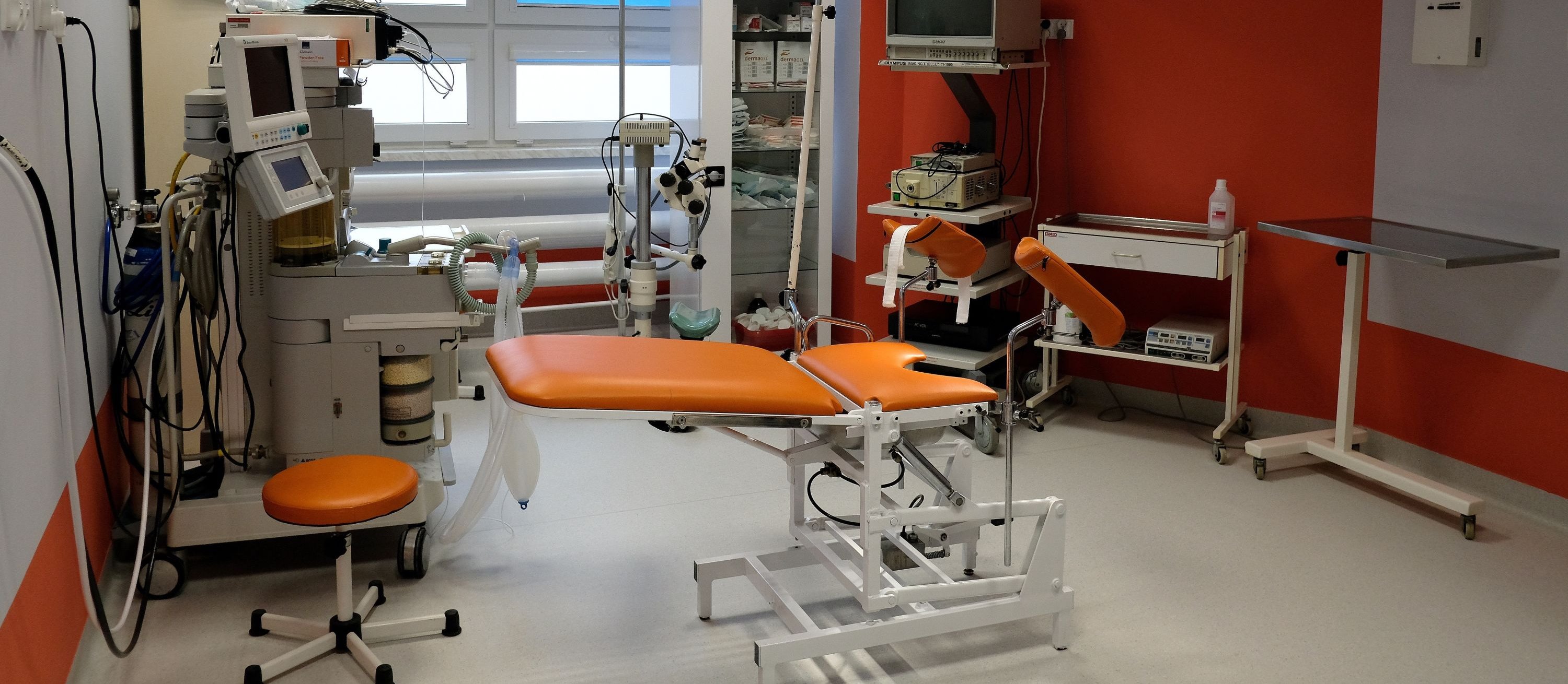 Izby porodowe w miejsce likwidowanych porodówek. Co z bezpieczeństwem pacjentek i noworodków?