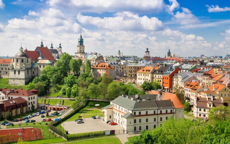 Włamanie do budynku, w którym jest lokal wyborczy