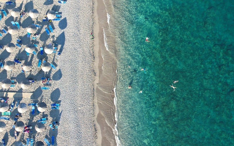 Prawo przewiduje wysokie kary za ograniczanie dostępu każdemu, kto chce korzystać z plaży