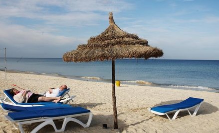 Niemcy, Brytyjczycy i Francuzi znacznie spokojniej zareagowali na wydarzenia w Tunezji.