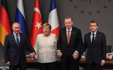 Putin, Merkel, Erdogan i Macron na wspólnym zdjęciu. Duda: Urocze