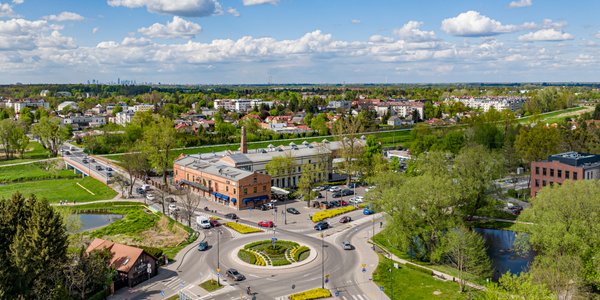 50 tysięcy dolarów miesięcznie za wynajem willi w Konstancinie