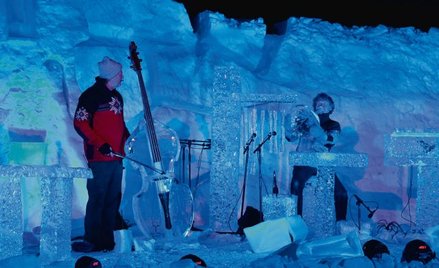 Dźwięki wydobywające się z lodowych instrumentów są niepokojąco surowe