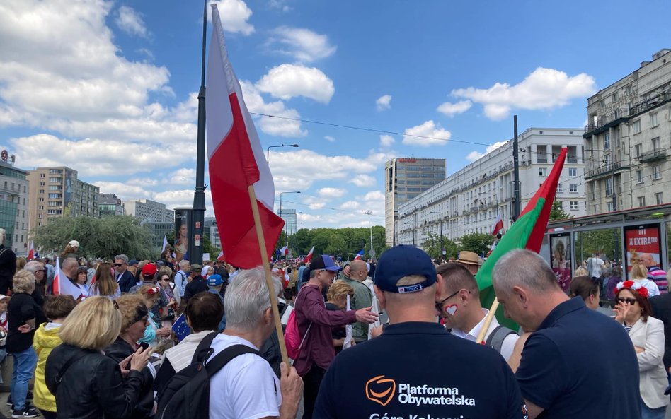 Na marsz Rafała Trzaskowkiego przyjechało wielu działaczy Platformy Obywatelskiej