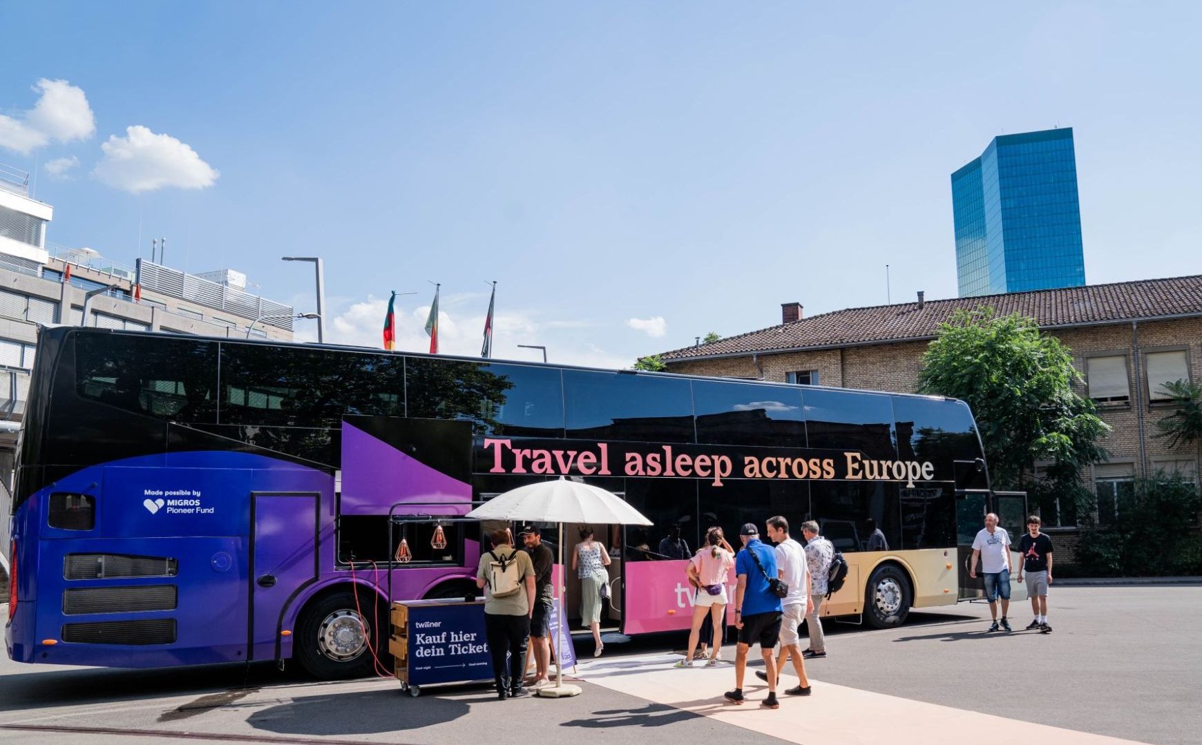 W trasę po Europie ruszają sypialne autobusy. Z barem i przebieralnią