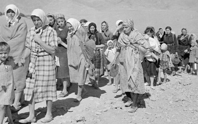 Polacy deportowani do Kazachstanu. Zdjęcie z 1942 roku