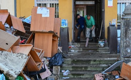 Lądek-Zdrój, sprzątanie po katastrofalnej powodzi