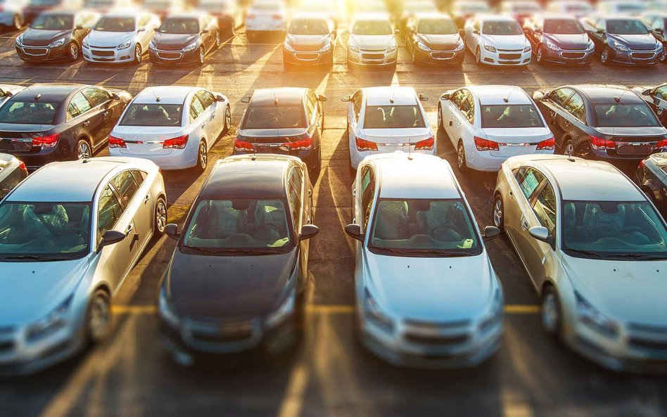 Raty za auto coraz większe. Przez ostatnie pół roku podskoczyły o prawie 200 zł