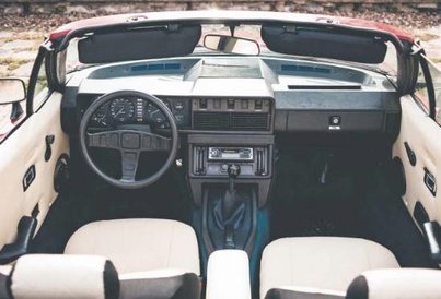 Triumph TR7 w wersji kabriolet jest dość rzadki. Dominowały coupé. Dobrze zachowany wóz ma za sobą d