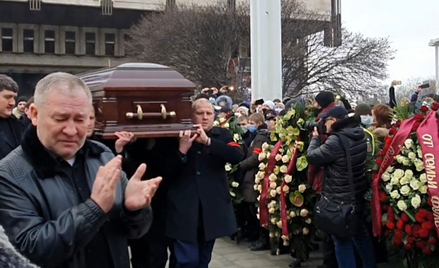 Ponad 100 tysięcy osób na pogrzebie mera Charkowa