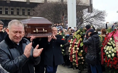 Ponad 100 tysięcy osób na pogrzebie mera Charkowa
