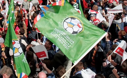 PO-PiS starcie ws. Euro na Ukrainie. Komentarze polityków