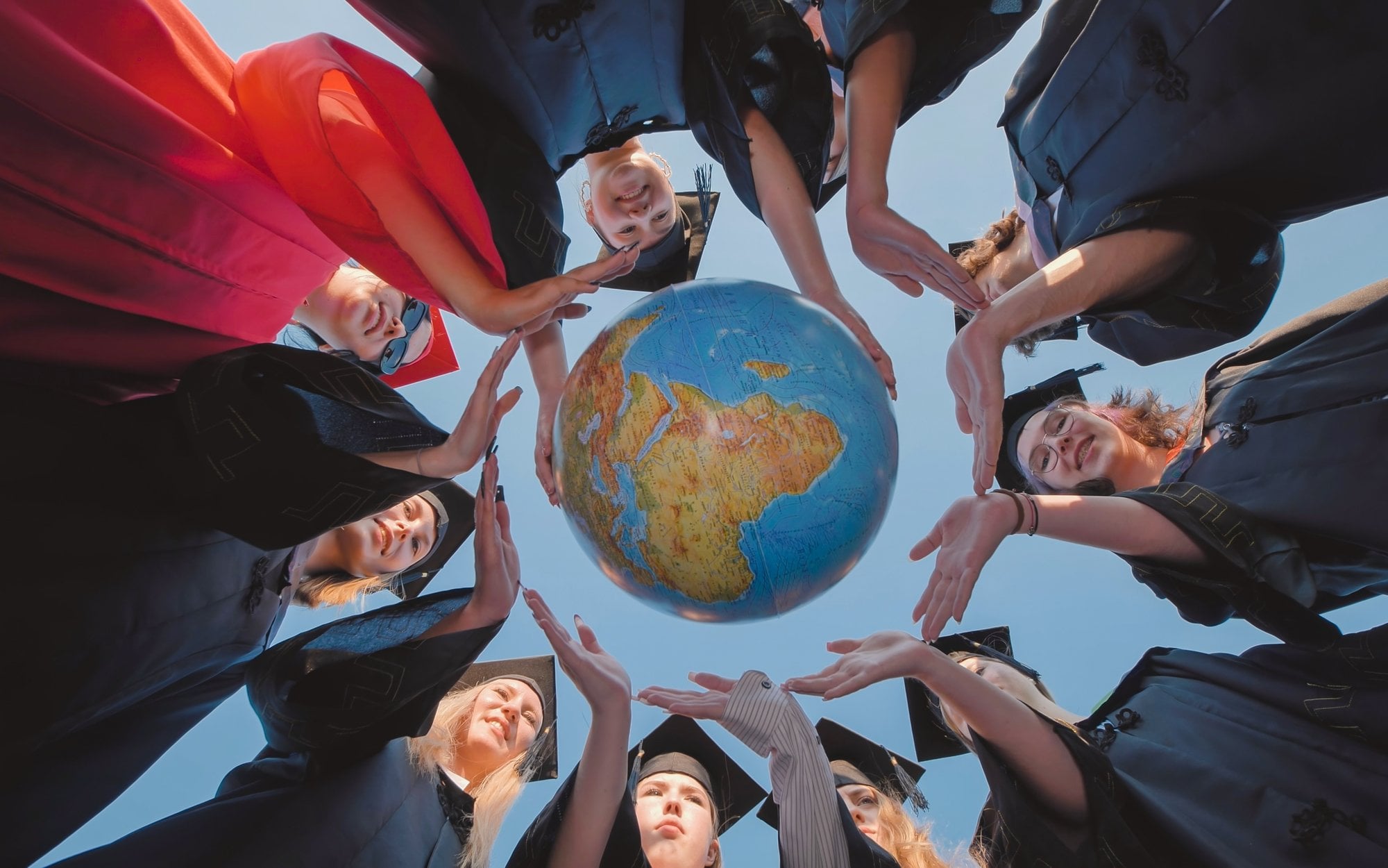 Uczelnia bez granic: międzynarodowość w centrum edukacji