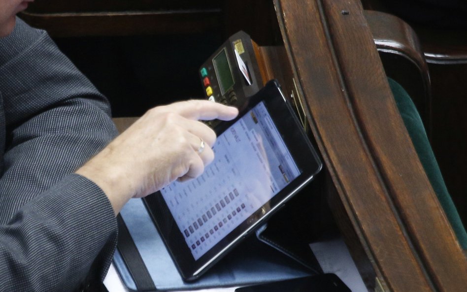 Wykonanie budżetu państwa za 2022 rok. Podwójna kasa państwa