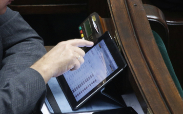 Miliony na nowe tablety dla parlamentarzystów. Kancelarie Sejmu i Senatu mają uzasadnienie