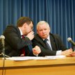 "Gazeta Wyborcza": Kaczyński decydował, komu założyć kajdanki