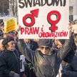 Kobiety potrafią głośno walczyć o swoje prawa, a nawet przekonać mężczyzn, aby ich wspierali w tej b
