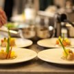 Nie ma kto karmić Brytyjczyków. W gastronomii brakuje ludzi