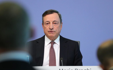 Draghi: Zostaniemy długo na rynkach