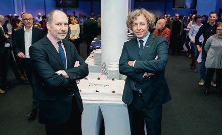 Marcus Brauchli, partner w North Base Media, i Grzegorz Hajdarowicz podczas wigilijnego spotkania w 