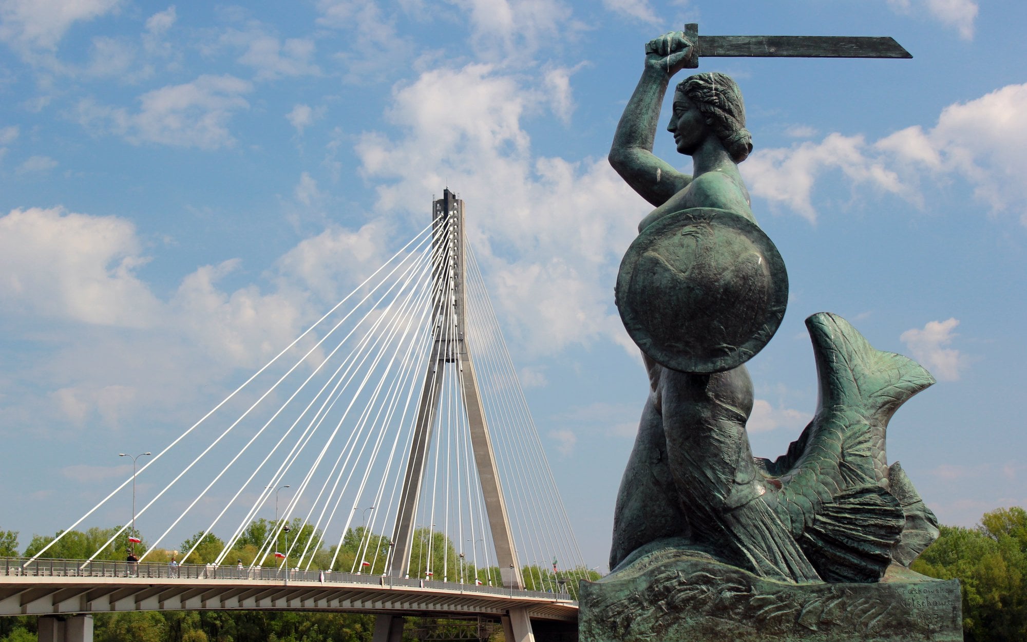 Aktywistki „Ostatniego Pokolenia” skazane za oblanie farbą warszawskiej syrenki