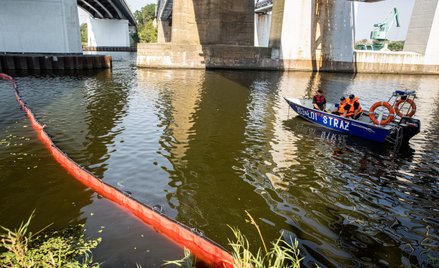 Wody powierzchniowe pełnią kluczową rolę w zaspokajaniu potrzeb gospodarki i ludności w Polsce. W ub