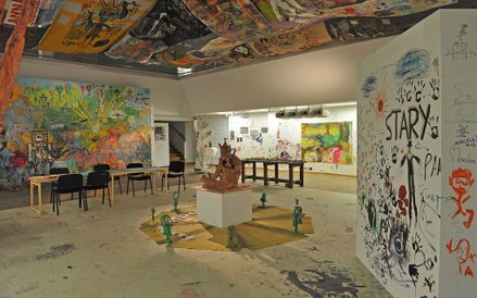 „Uskrzydleni”: fragment wystawy Pawła Althamera w Sopocie