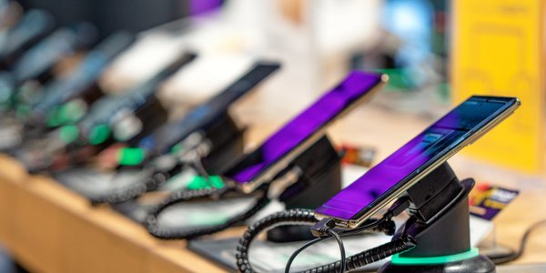 Bought a phone for 1 złoty? Polish tax office will count it as income