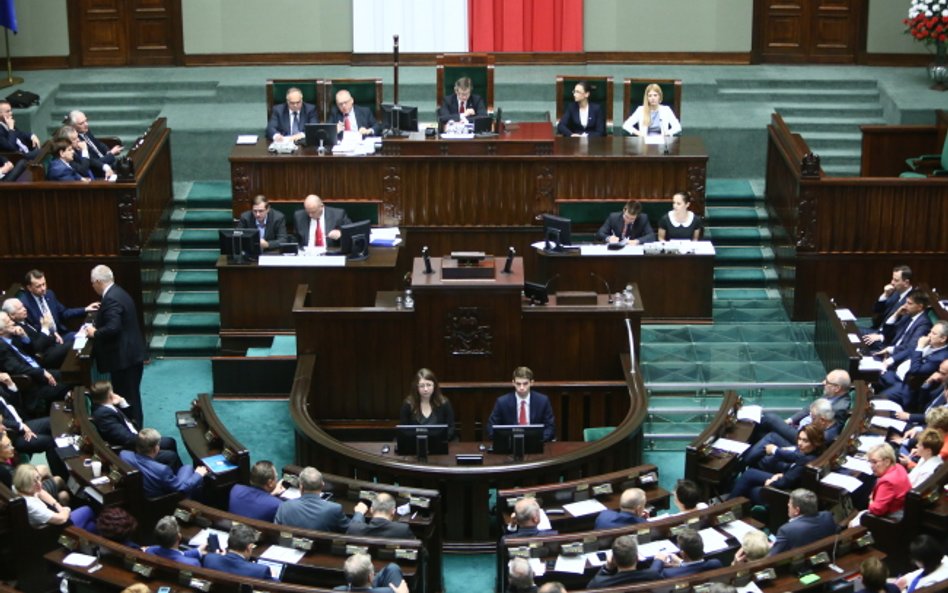 Nowy projekt PiS w sprawie wynagrodzeń dla polityków