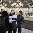 Ukraińscy uchodźcy na dworcu w Przemyślu