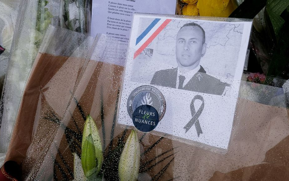 Francja: Areszt lewicowego polityka. Cieszył się ze śmierci policjanta