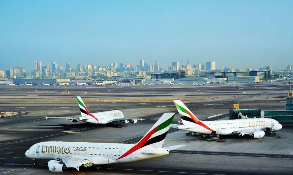 Авиарейсы в дубай. Аэропорт Дубай авиакомпания. Самолет правительства ОАЭ. Аэропорт Дубай фото. Аэропорт Дубай самолеты.