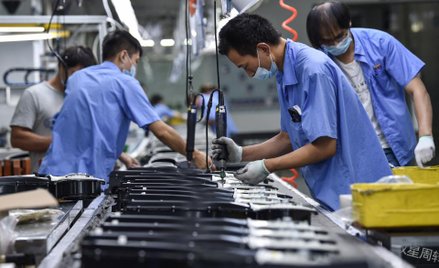 Chiny znów przerywają euforię na rynkach